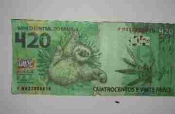 Nota falsa de R$ 420 é apreendida com homem preso por tráfico de drogas em Curitiba